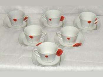 serv_caffe_papaveri_piattino_bianco